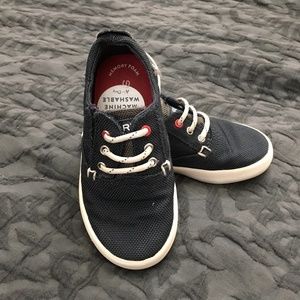 Sperry boys size 8 washable shoes